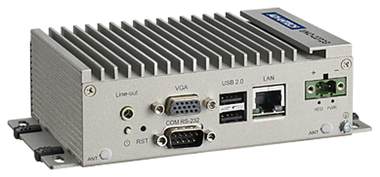 Máy tính công nghiệp không quạt Advantech UNO-2272G nhìn chếch, thấy mặt cổng và cánh tản nhiệt